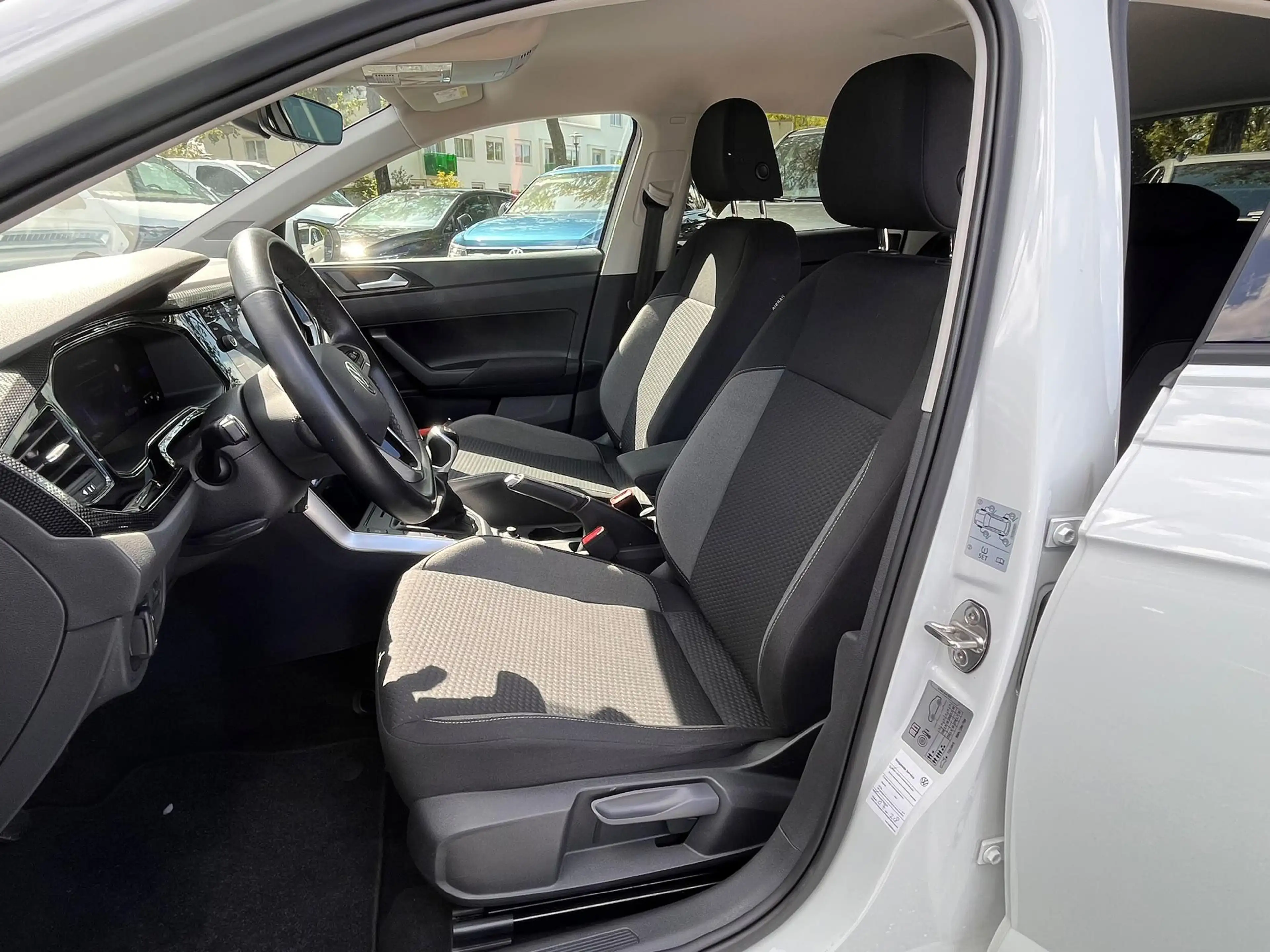 Volkswagen Polo 1.0 TSI Life Business (Clima,Navi,Pdc,LM,Virtual) — photo 6