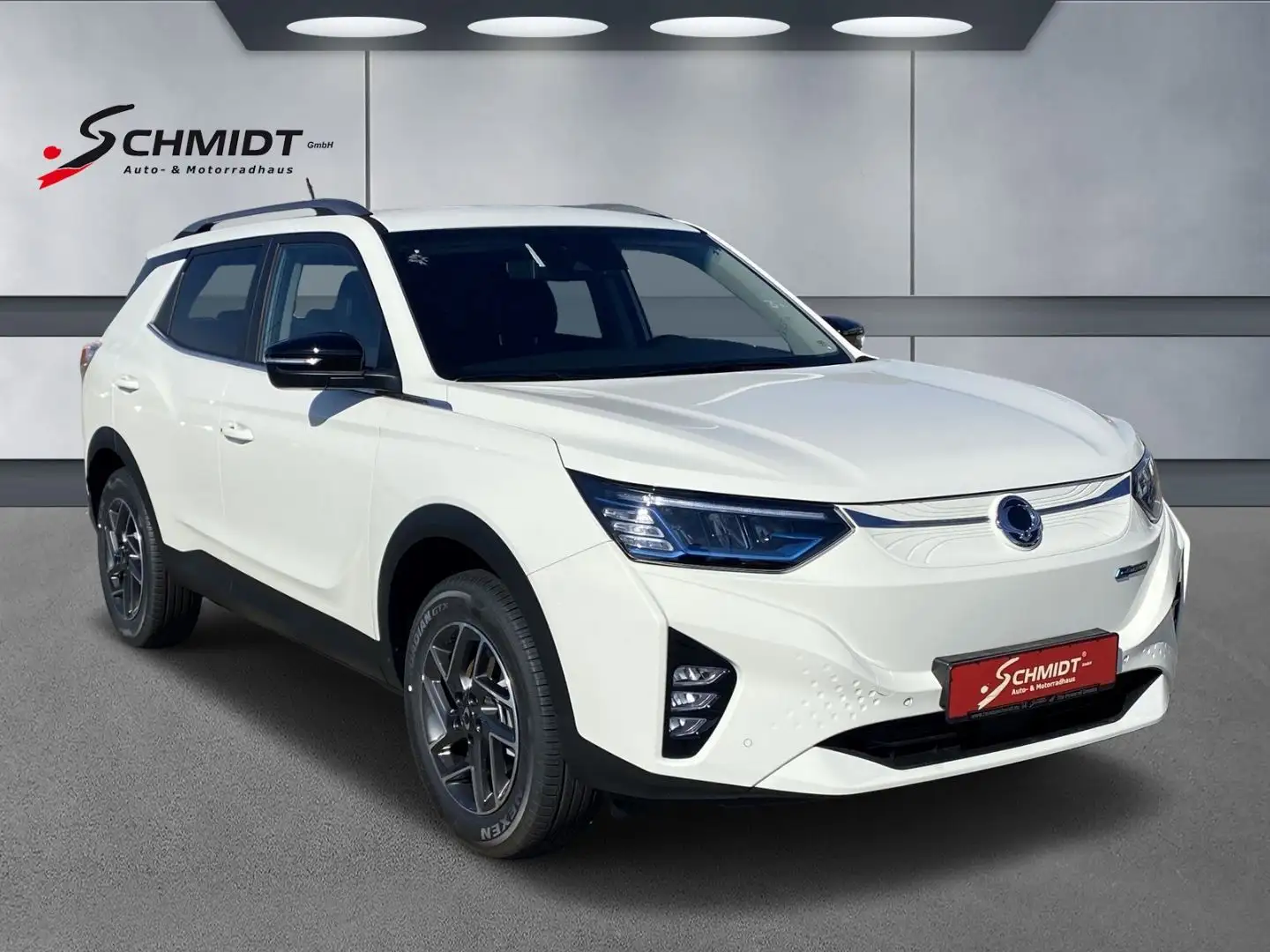 SsangYong Korando e-Motion Titanium 4x2 E-Motion TITANIUM Wit - 2