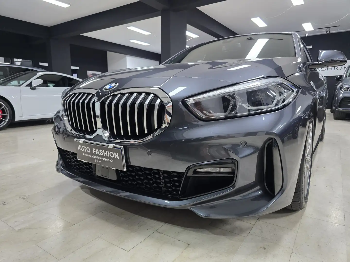 BMW 118 Serie 1 F40 118d Msport auto Grigio - 2