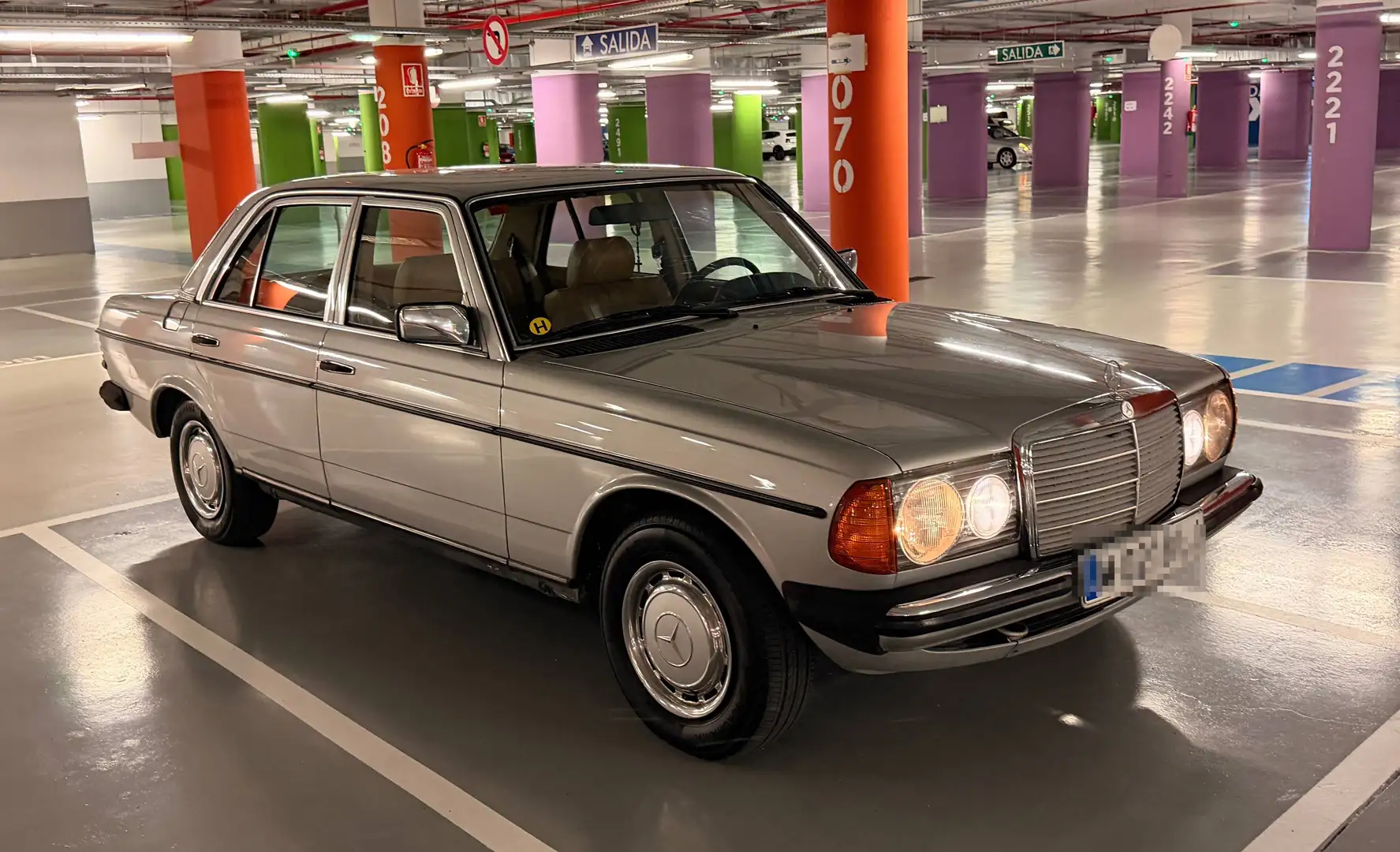 Mercedes-Benz 300 300D 4Matic Plateado - 1