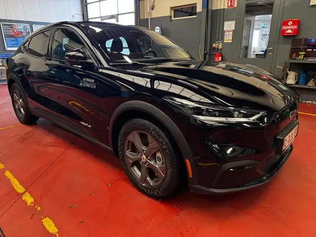 Ford Mustang Mach-E Mach E Base STD Range RWD 75Kwh