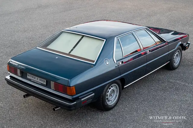 Maserati Quattroporte view 11