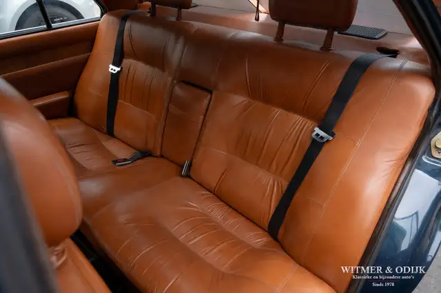 Maserati Quattroporte view 8