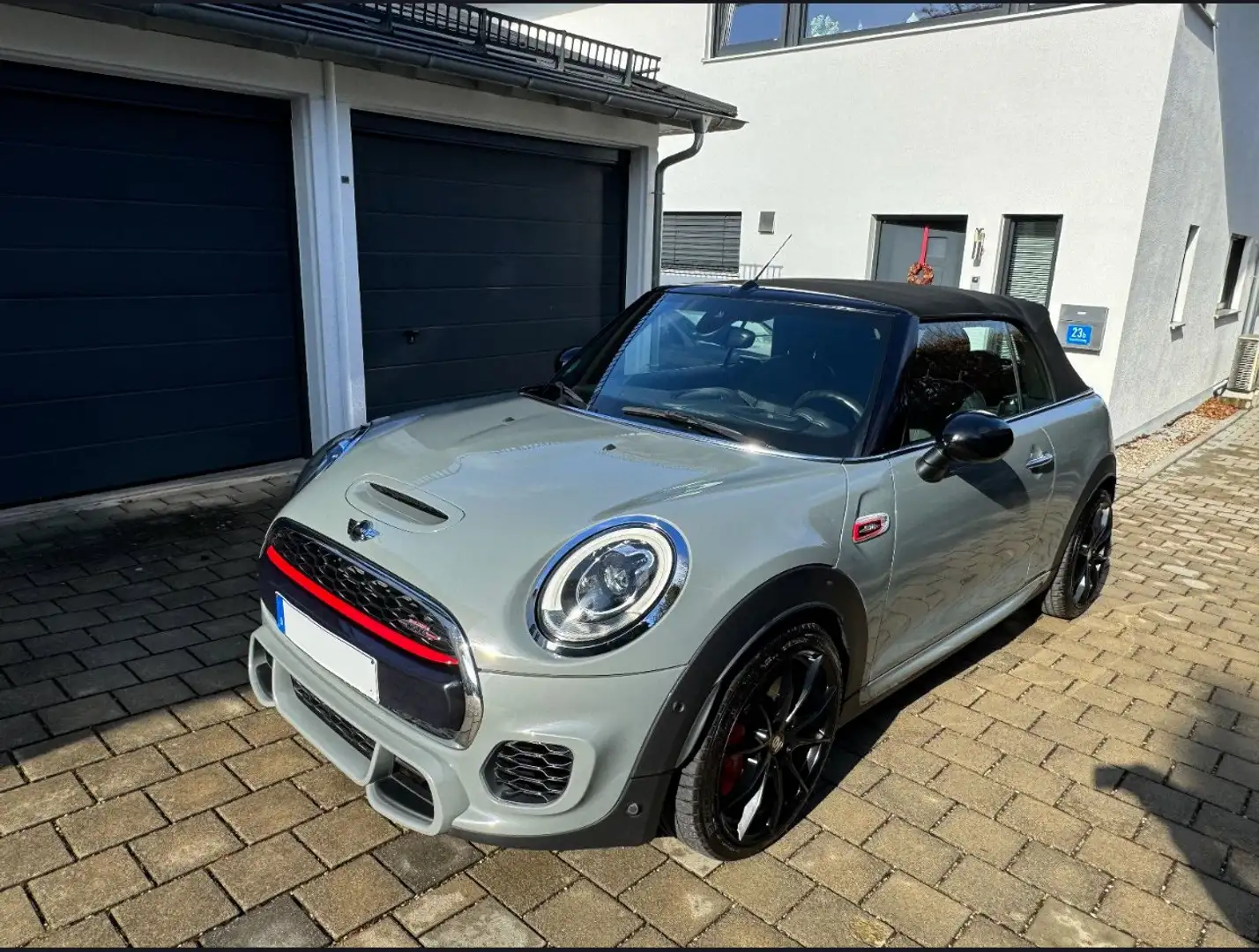MINI John Cooper Works Cabrio Mini John Cooper Works Cabrio Grau - 1