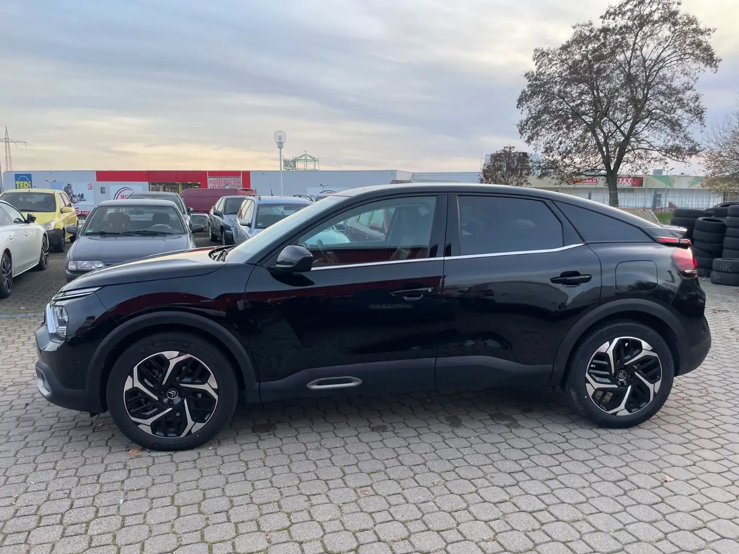 Citroen C4 Lim. Shine*NAVI*LED*SITZHEIZUNG* Schwarz - 2