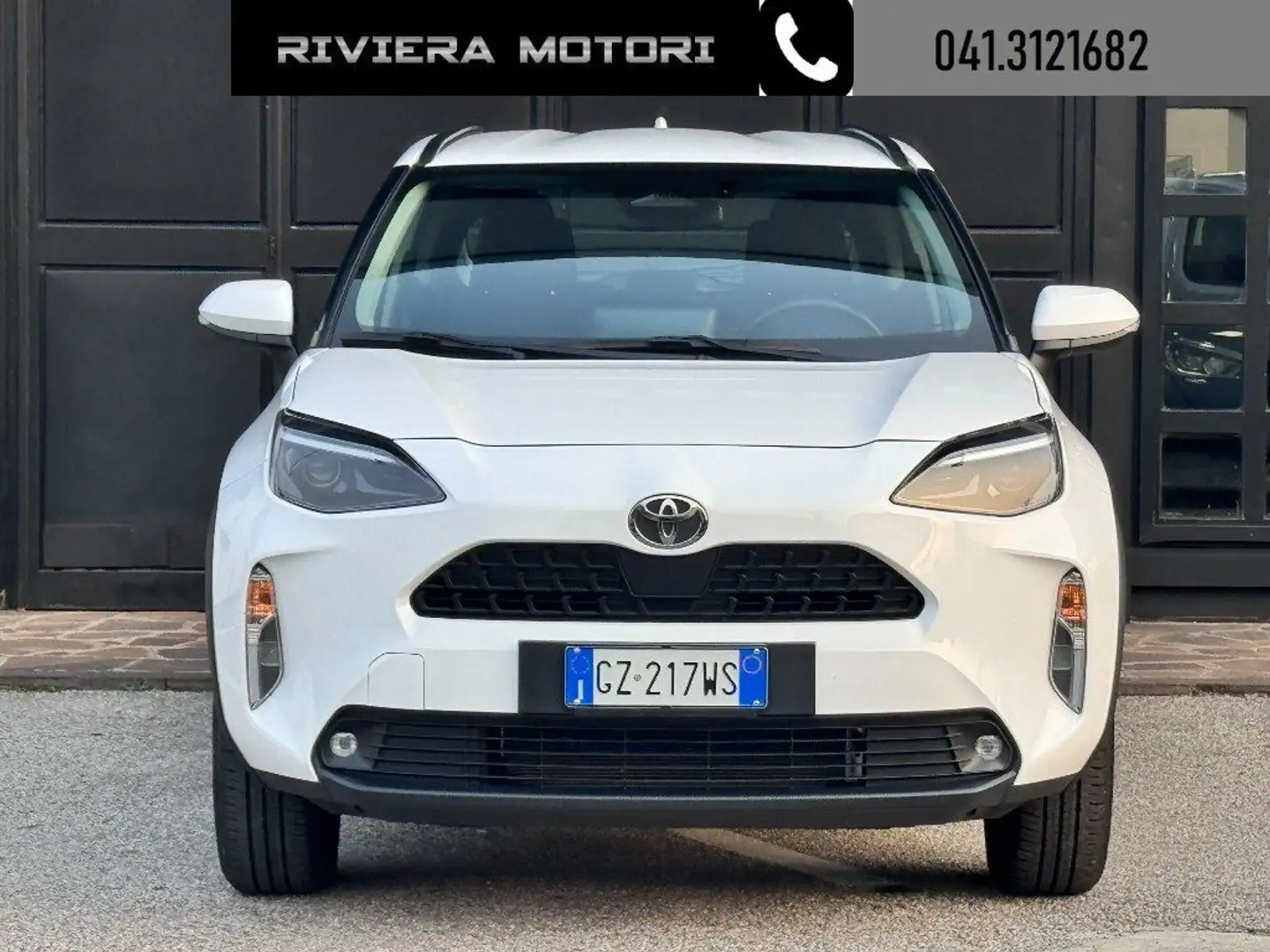 Toyota Yaris Cross 1.5 Hybrid 5p. E-CVT Active Weiß - 2