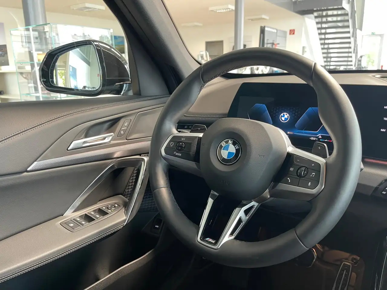 BMW X1 18i sDrive M Sport Pro A-LED/AHK/Pano/19", миниатюра 10