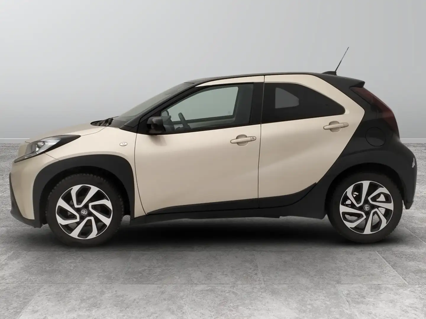 Toyota Aygo X 1.0  Trend Beige - 2