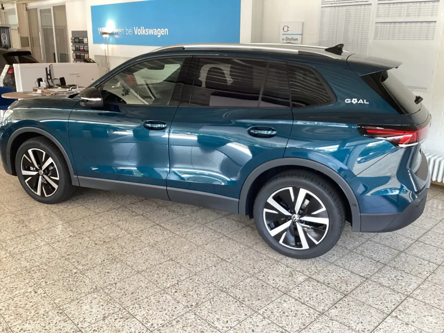 Volkswagen Tiguan 2.0 TDI "GOAL" Bleu - 2