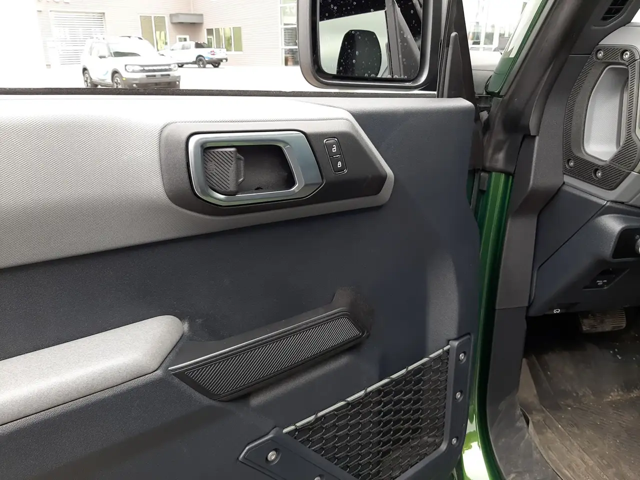 Ford Bronco photo Ford Bronco