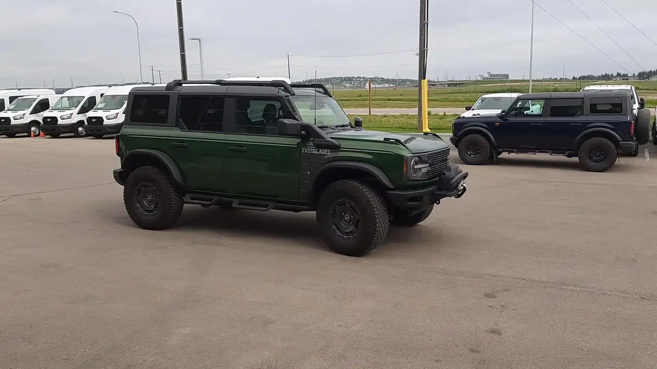 Ford Bronco photo Ford Bronco