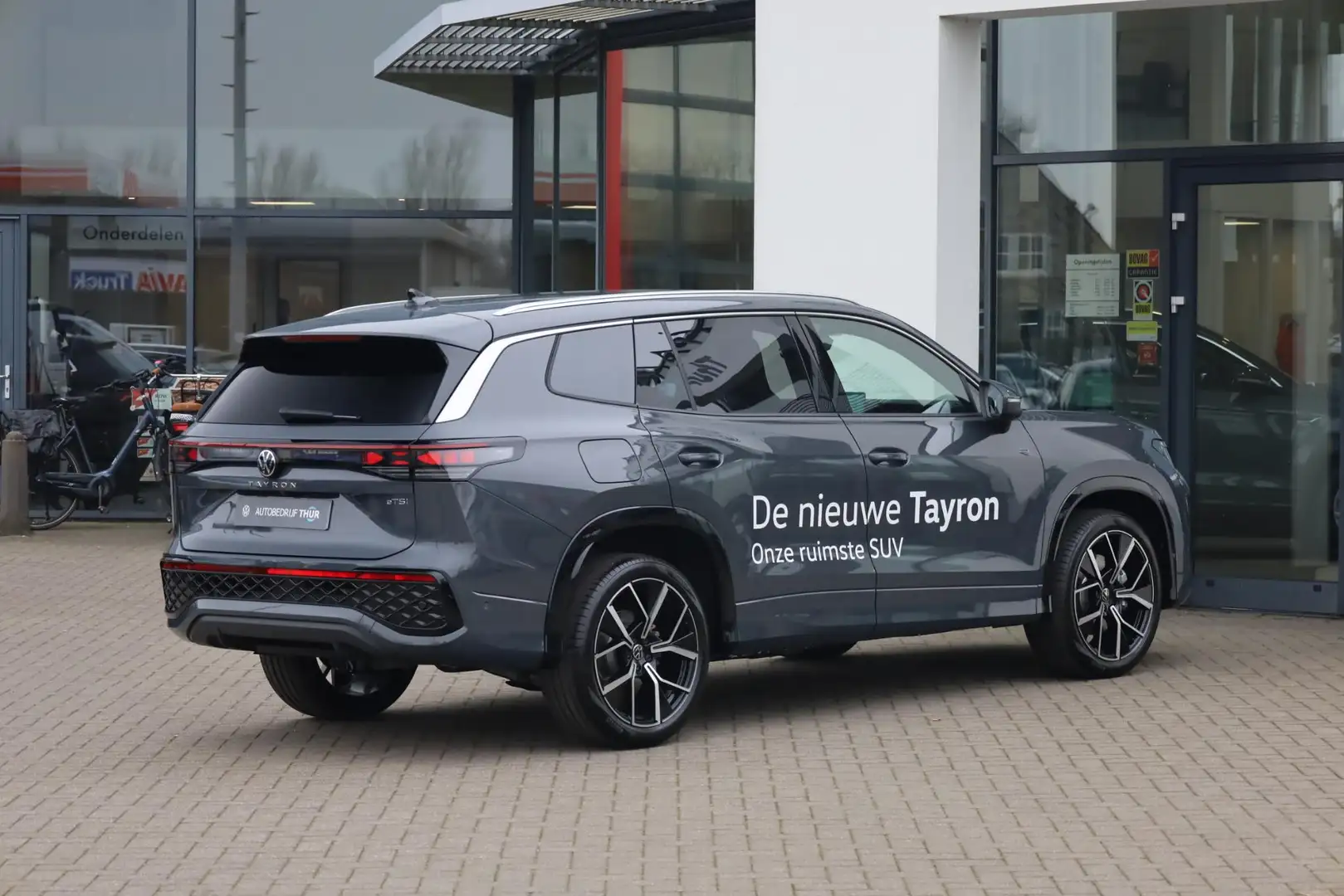 Volkswagen Tayron 1.5 eTSI R-Line Edition 7p. 150PK / 110kW, 7 pers. Grijs - 2