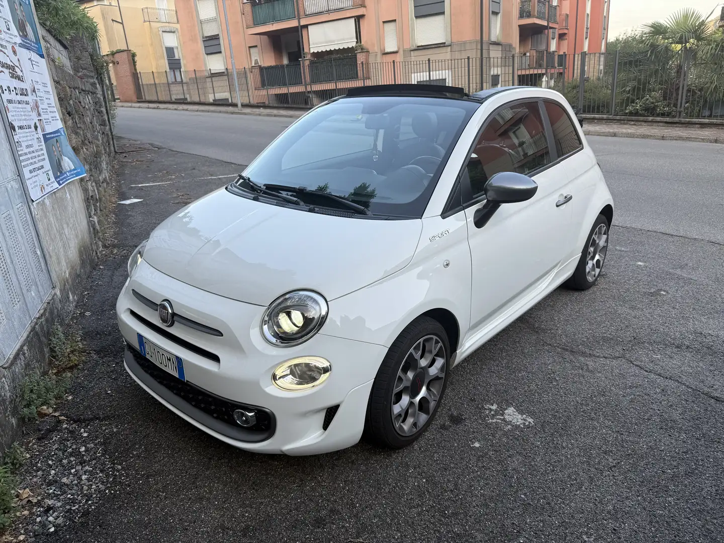 Fiat 500C 1.0 hybrid Sport 70cv - 1