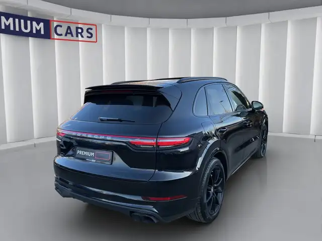 Porsche Cayenne view 5