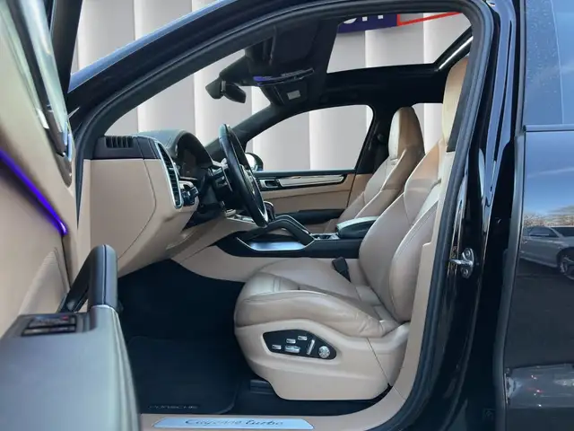 Porsche Cayenne view 10
