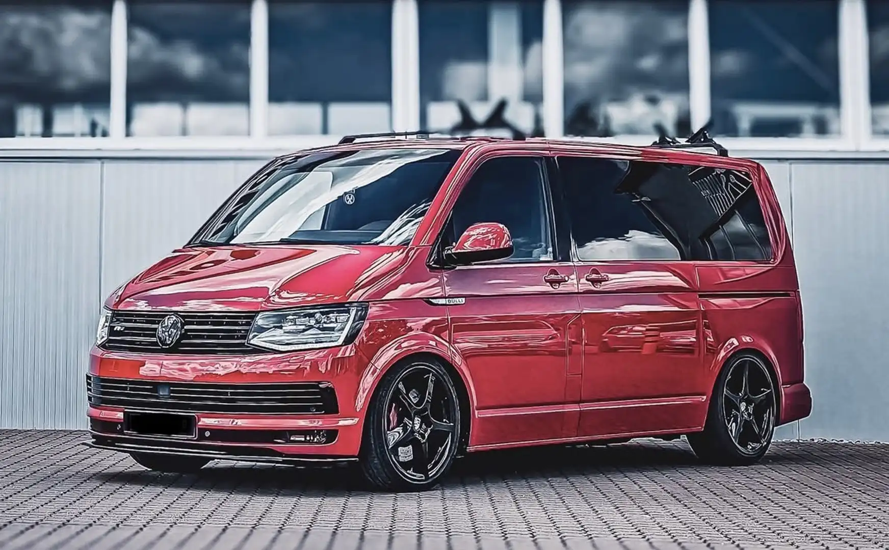 Volkswagen T6 Multivan DSG Kurz Highline Rot - 1