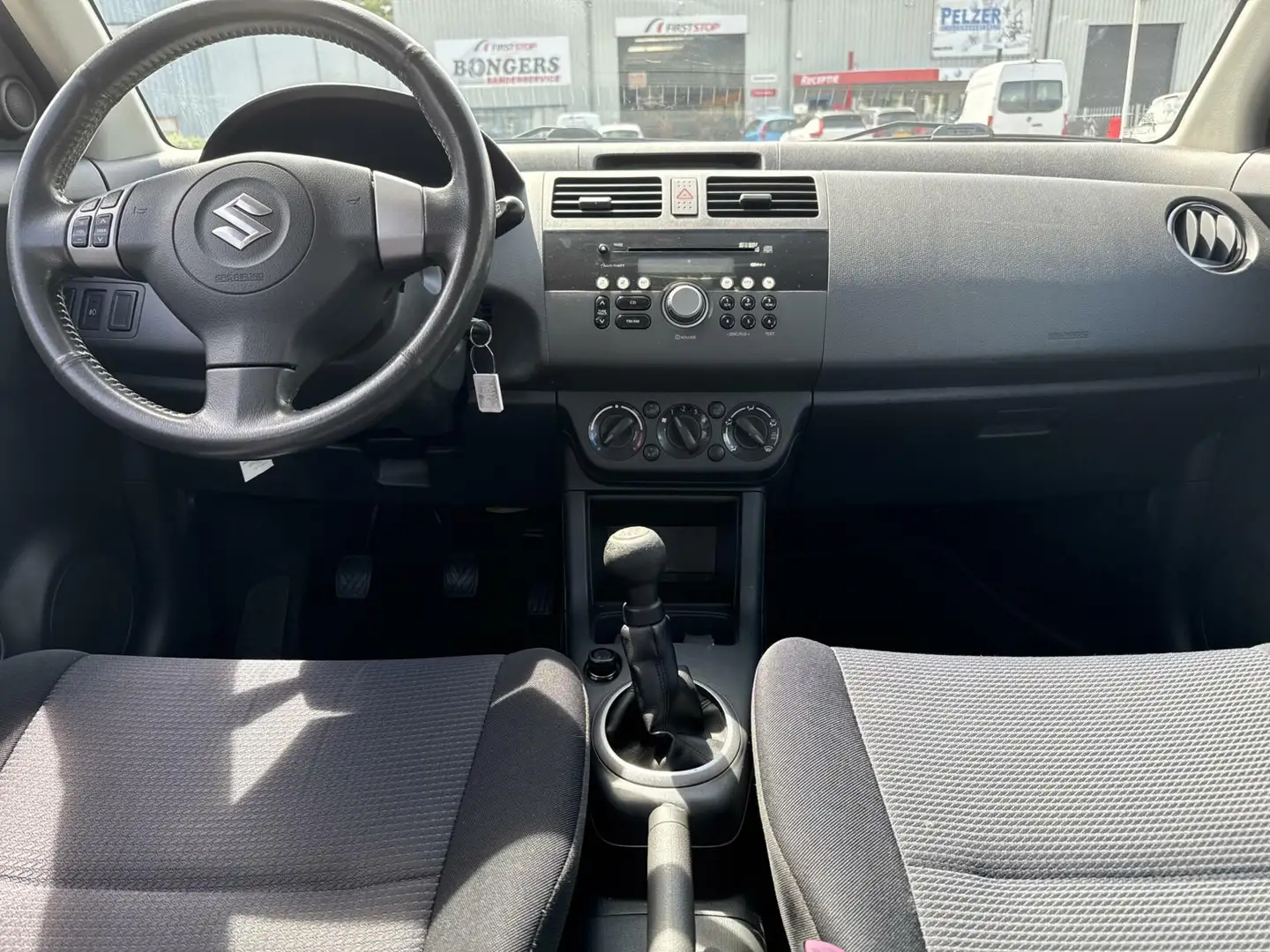 Suzuki Swift 1.3 Shogun, airco, lm-velgen. Bianco - 2