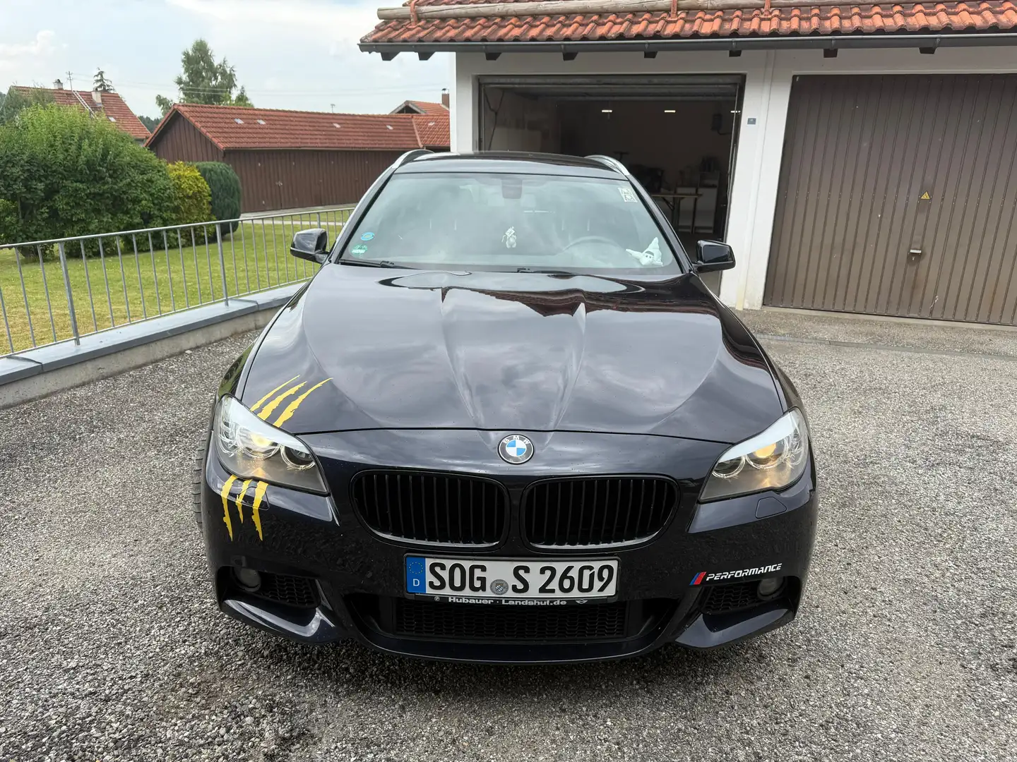 BMW 520 520d Touring Aut. Schwarz - 1