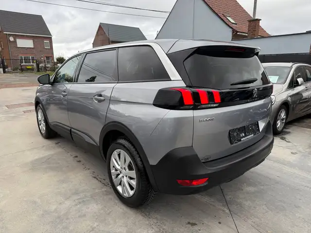 Peugeot 5008 view 7