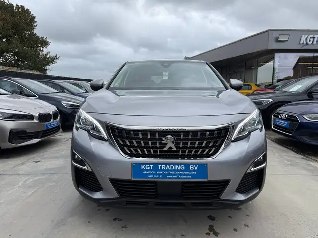 Peugeot 5008 view 2
