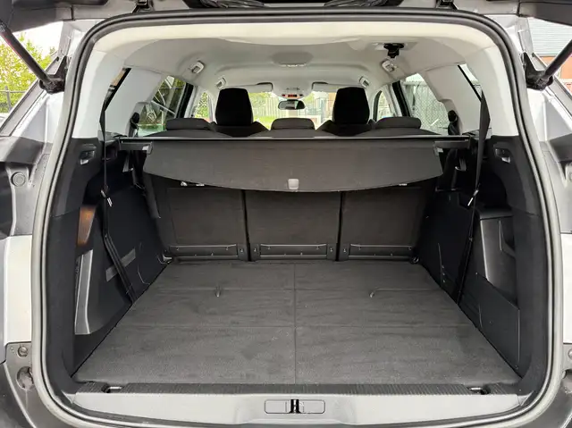 Peugeot 5008 view 14