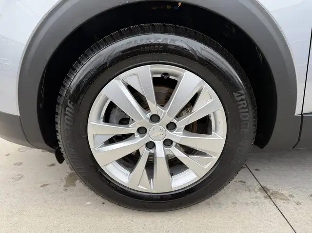 Peugeot 5008 view 10