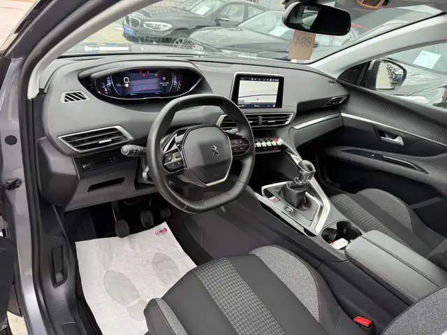 Peugeot 5008 view 12