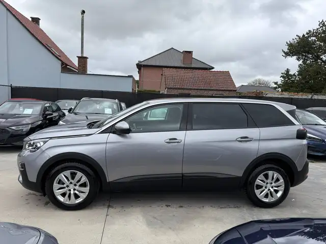Peugeot 5008 view 8