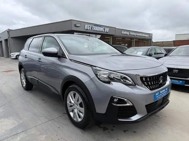 Peugeot 5008 view 3