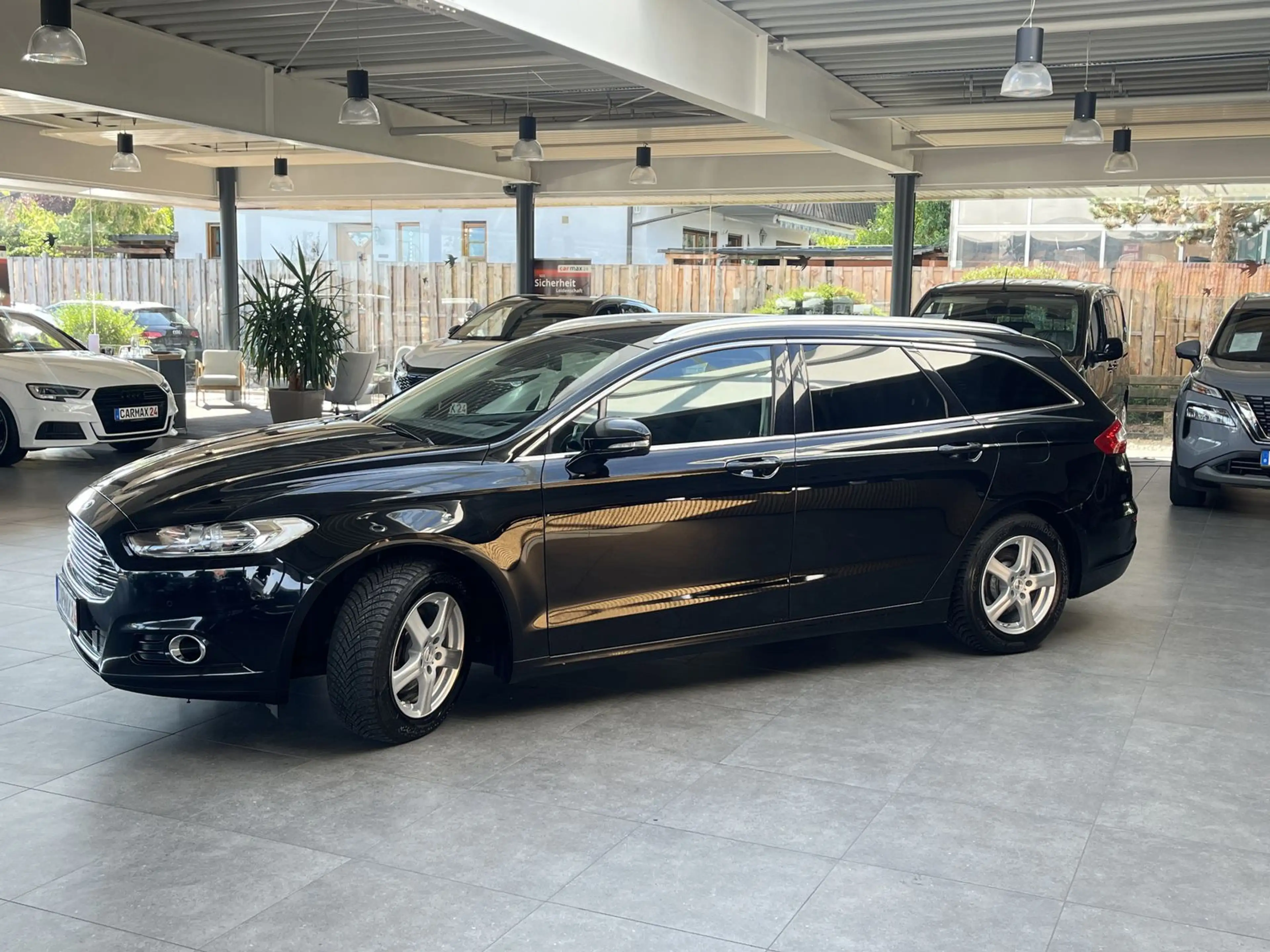 Ford Mondeo Titanium Navi CarPlay PDC DAB SHZ AHK — photo 6