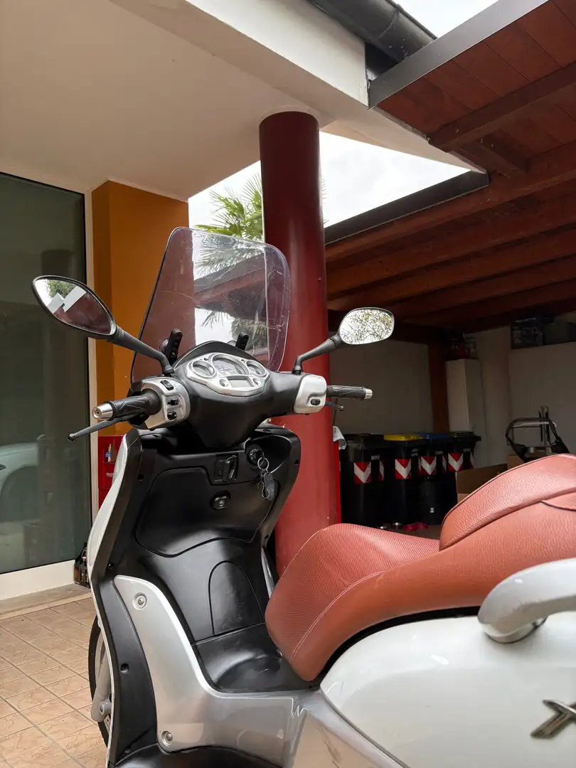 Yamaha X-City 250 Wit - 2