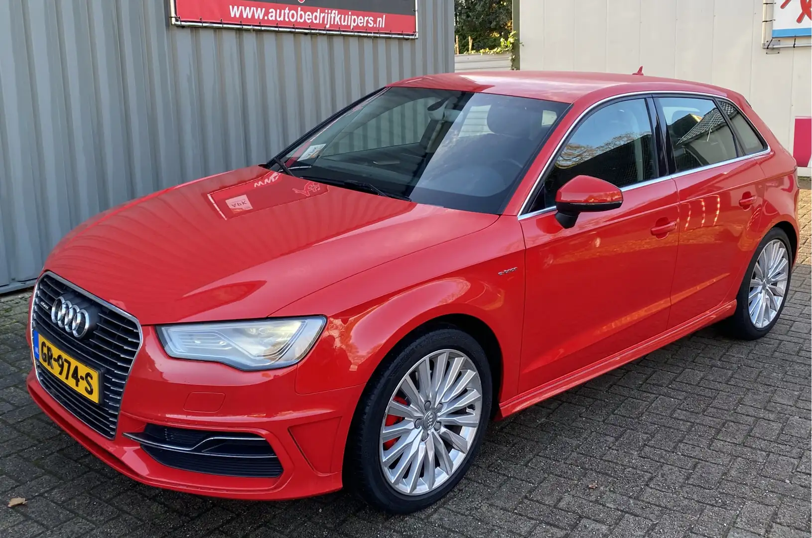 Audi A3 Sportback Automaat 1.4 e-tron PHEV Ambition Pro Li Rood - 2