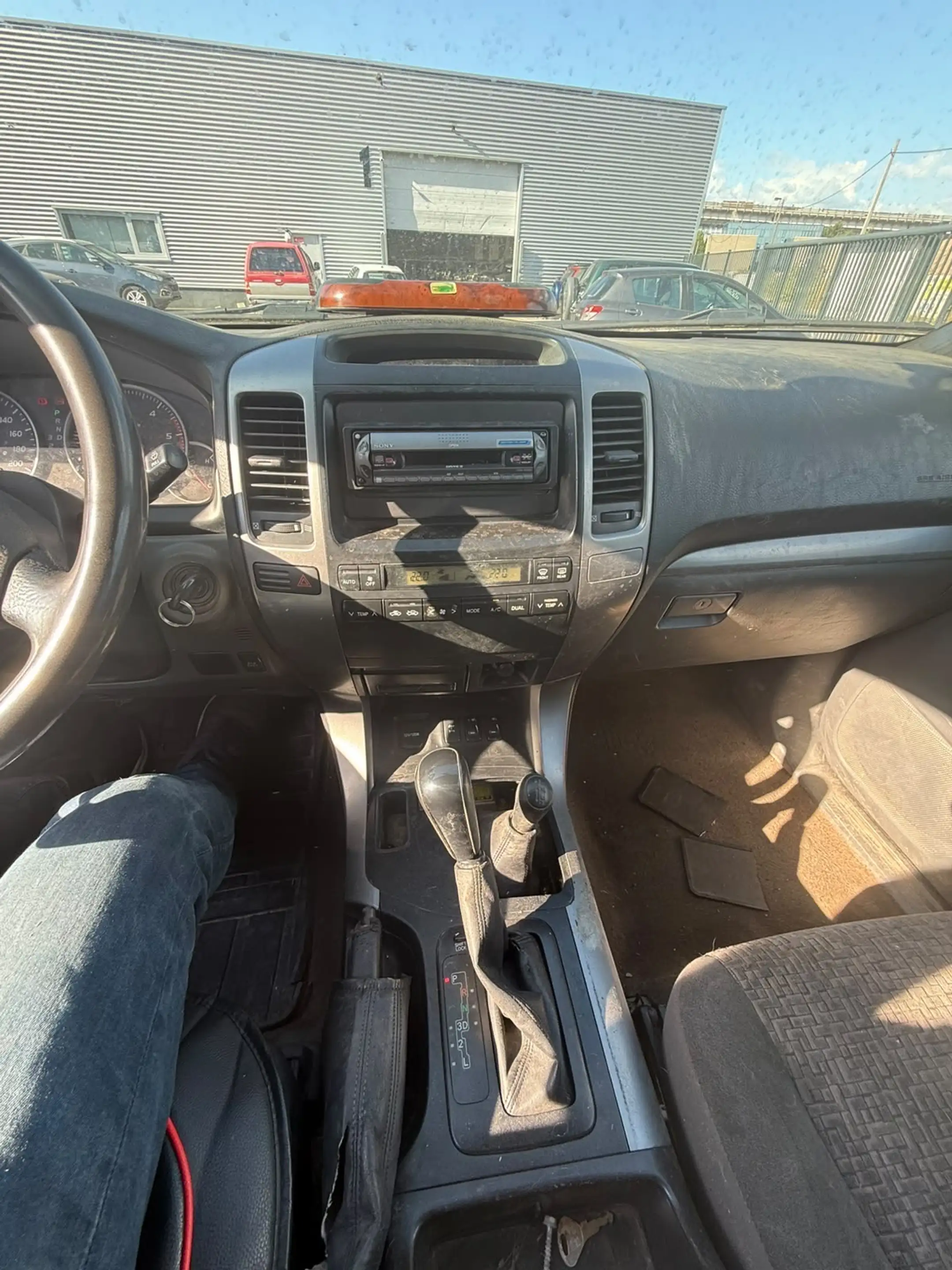 Toyota Land Cruiser Prado — photo 10