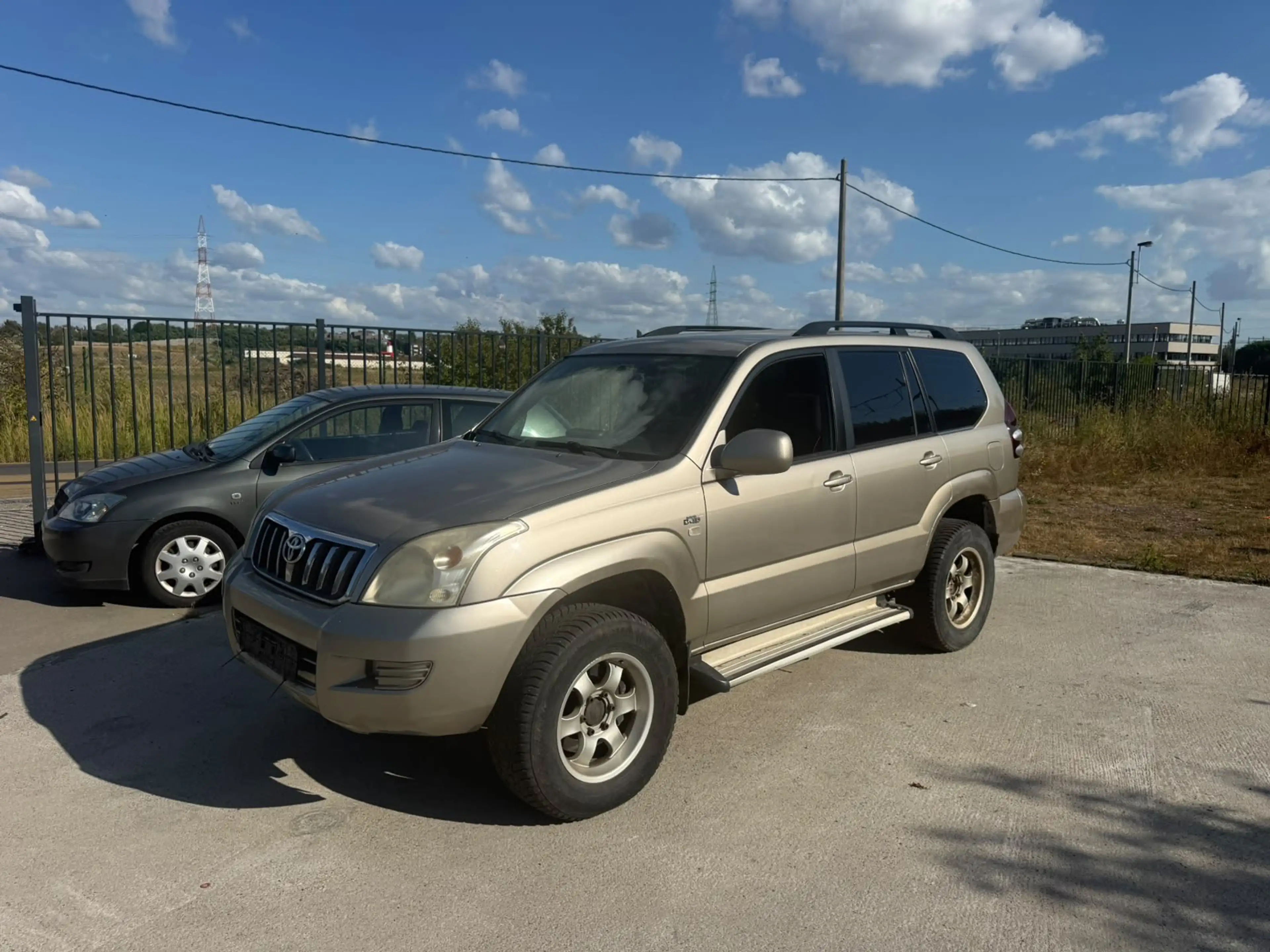 Toyota Land Cruiser Prado — photo 2