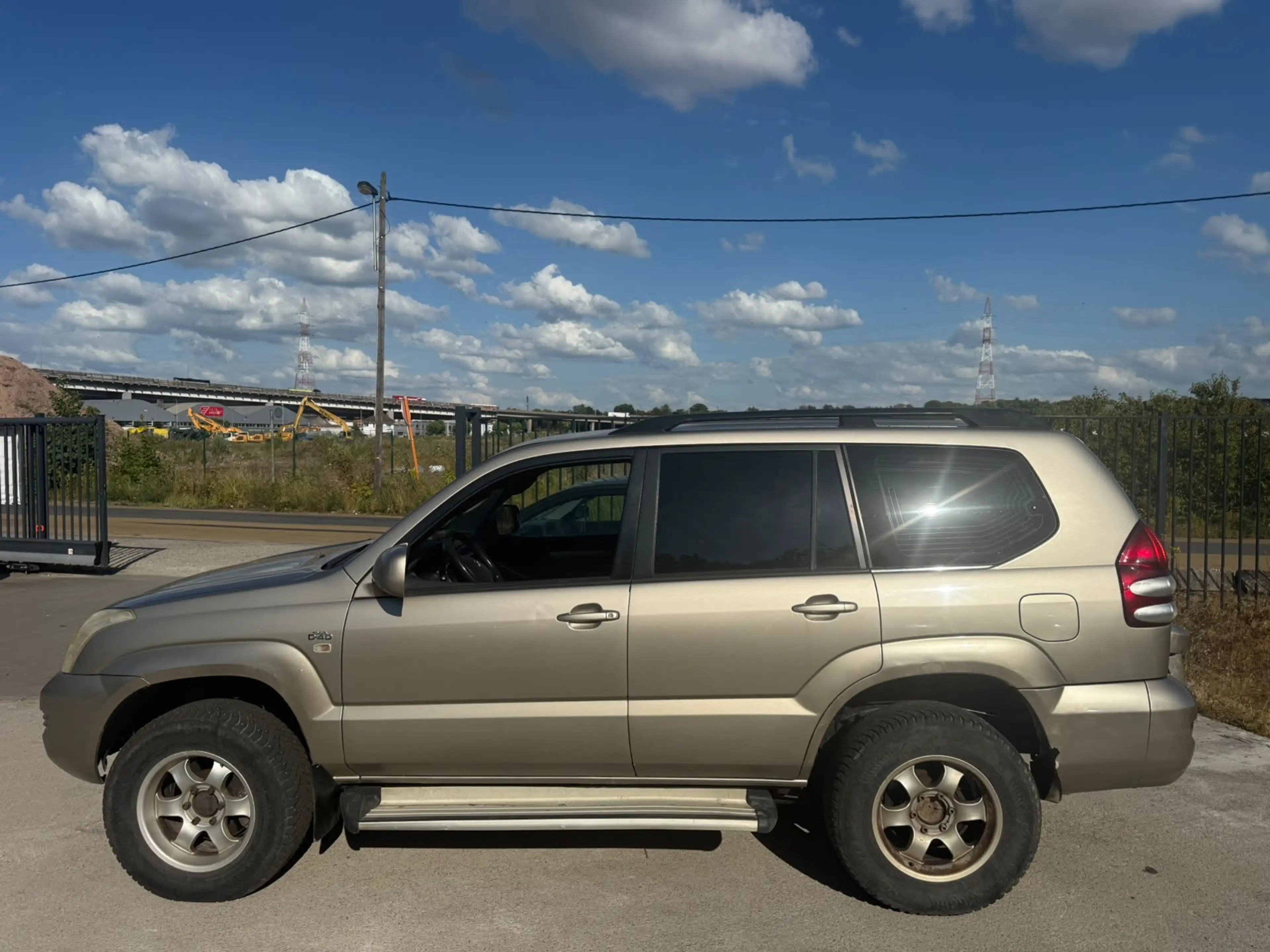 Toyota Land Cruiser Prado — photo 3