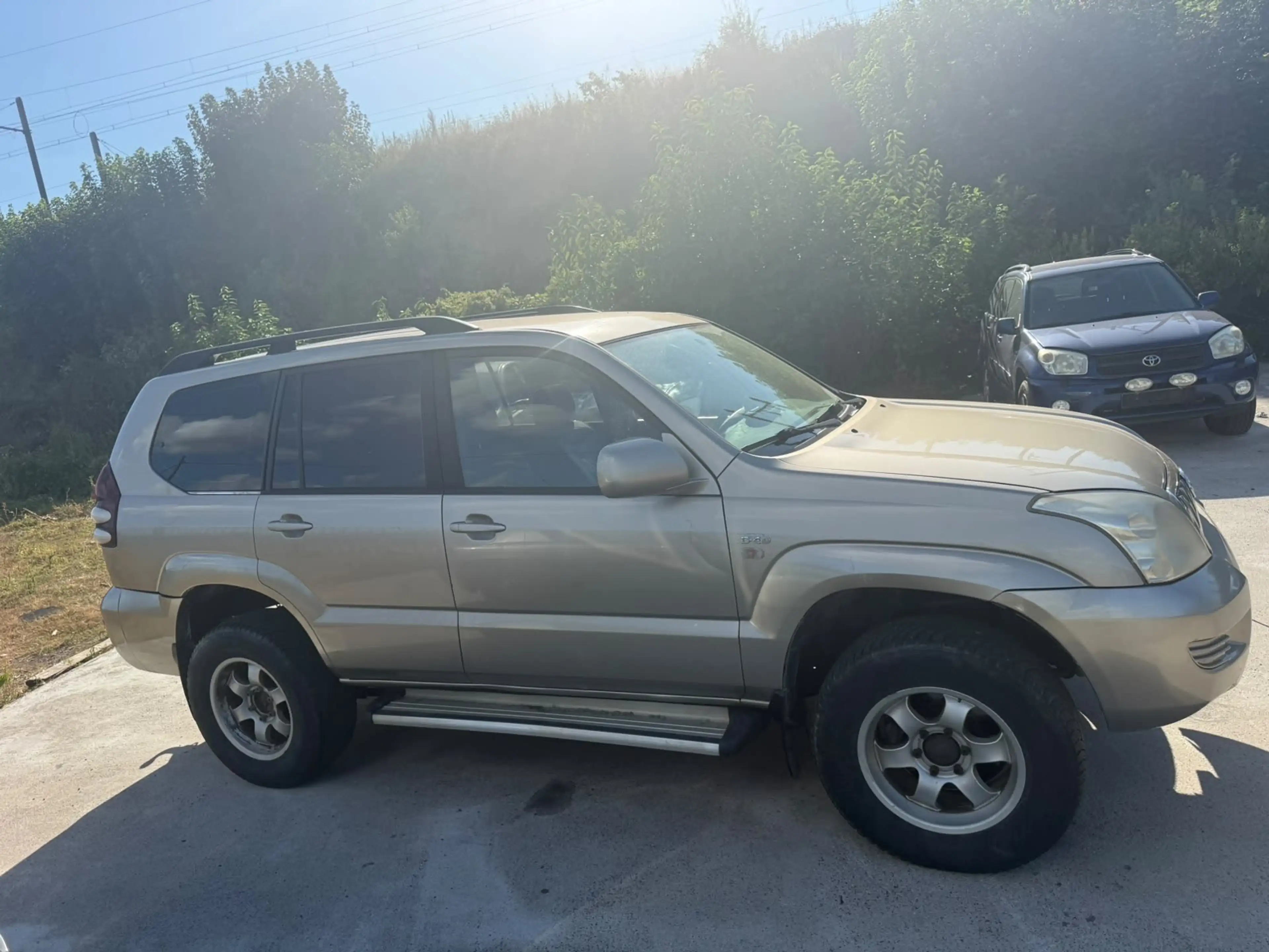 Toyota Land Cruiser Prado — photo 7