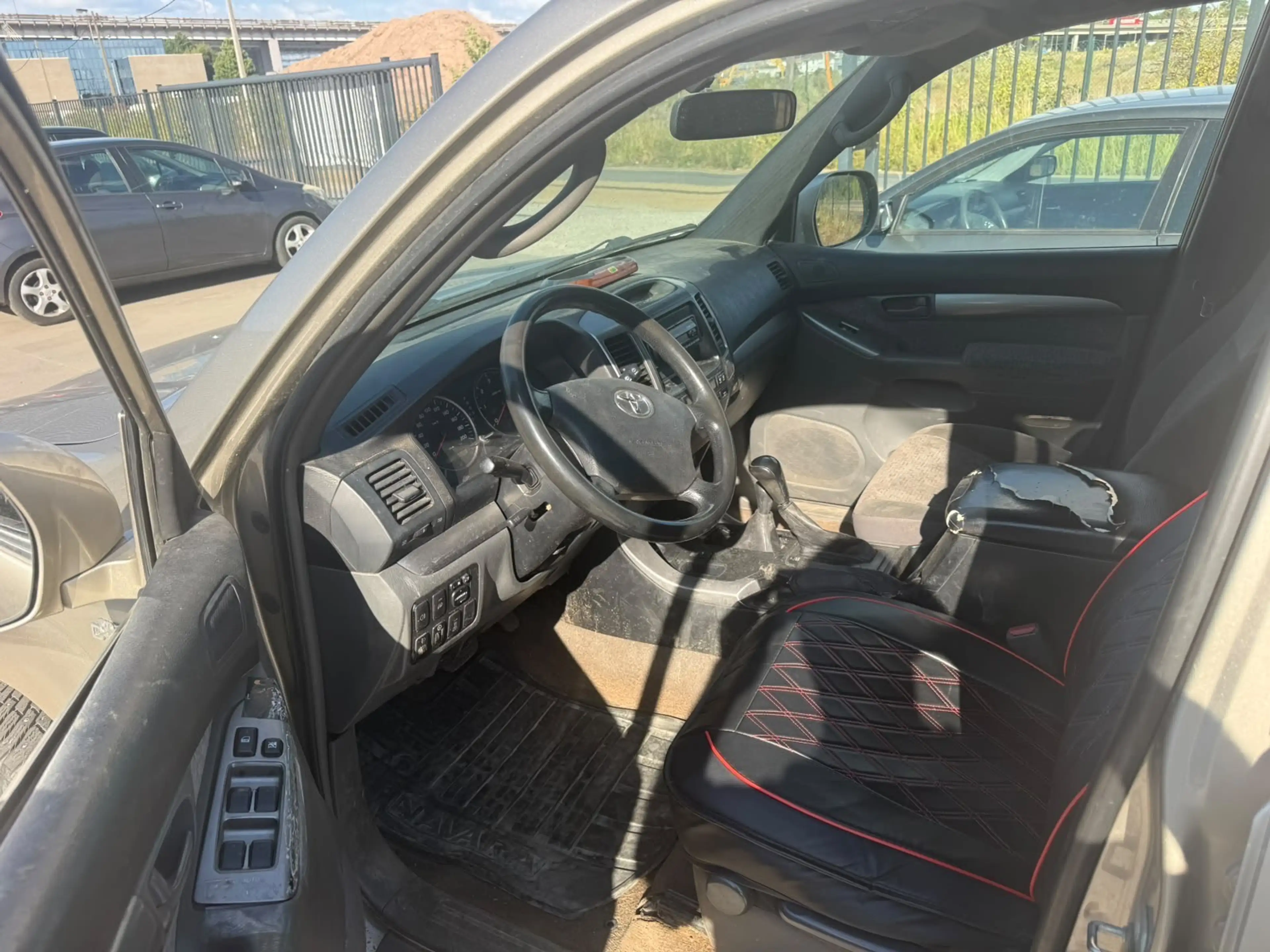 Toyota Land Cruiser Prado — photo 9