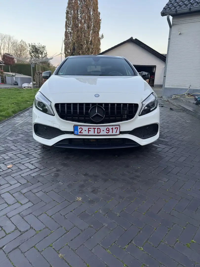 Mercedes-Benz A 180 AMG Line - 2