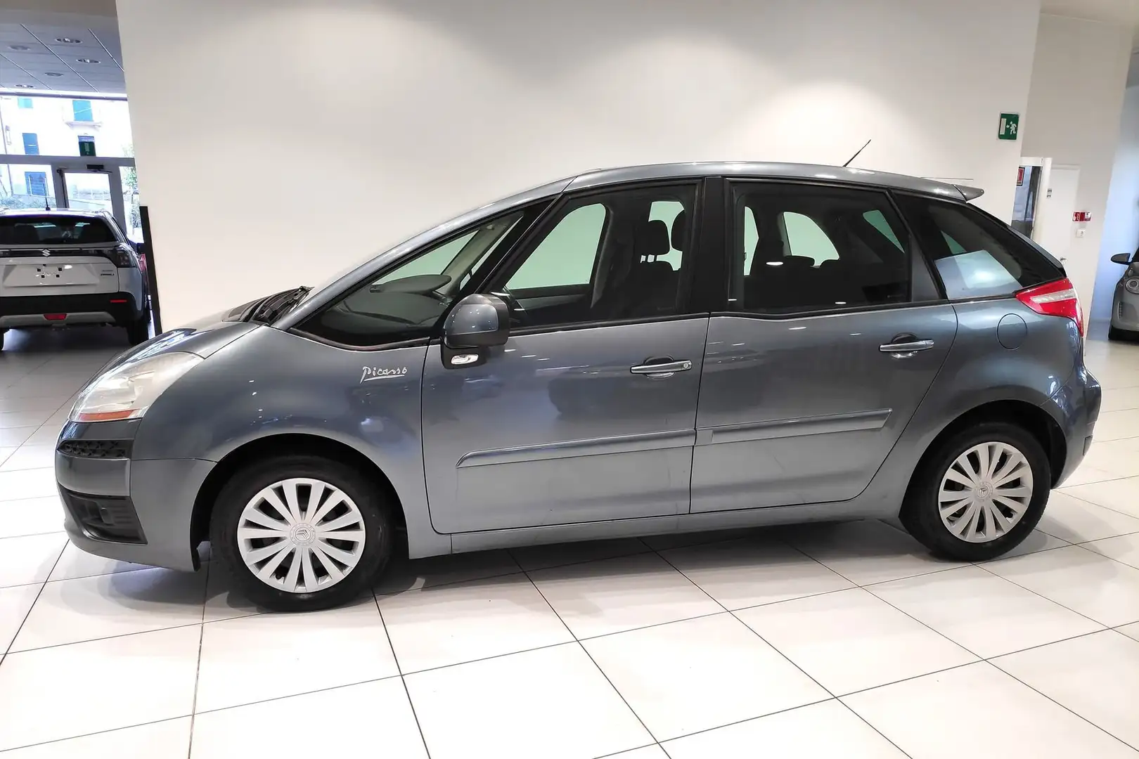 Citroen C4 Picasso Picasso 1.6 HDi 110 FAP Elegance Grijs - 2