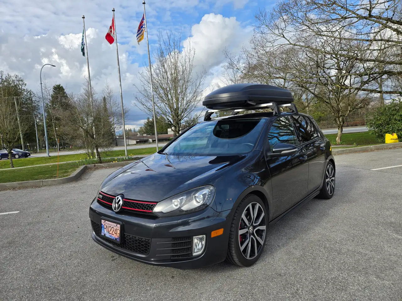 Volkswagen Golf GTI снимка Volkswagen Golf GTI