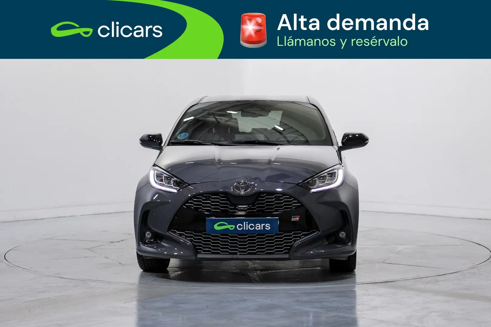 Toyota Yaris 130H 1.5 GR Sport Plus Gris - 2