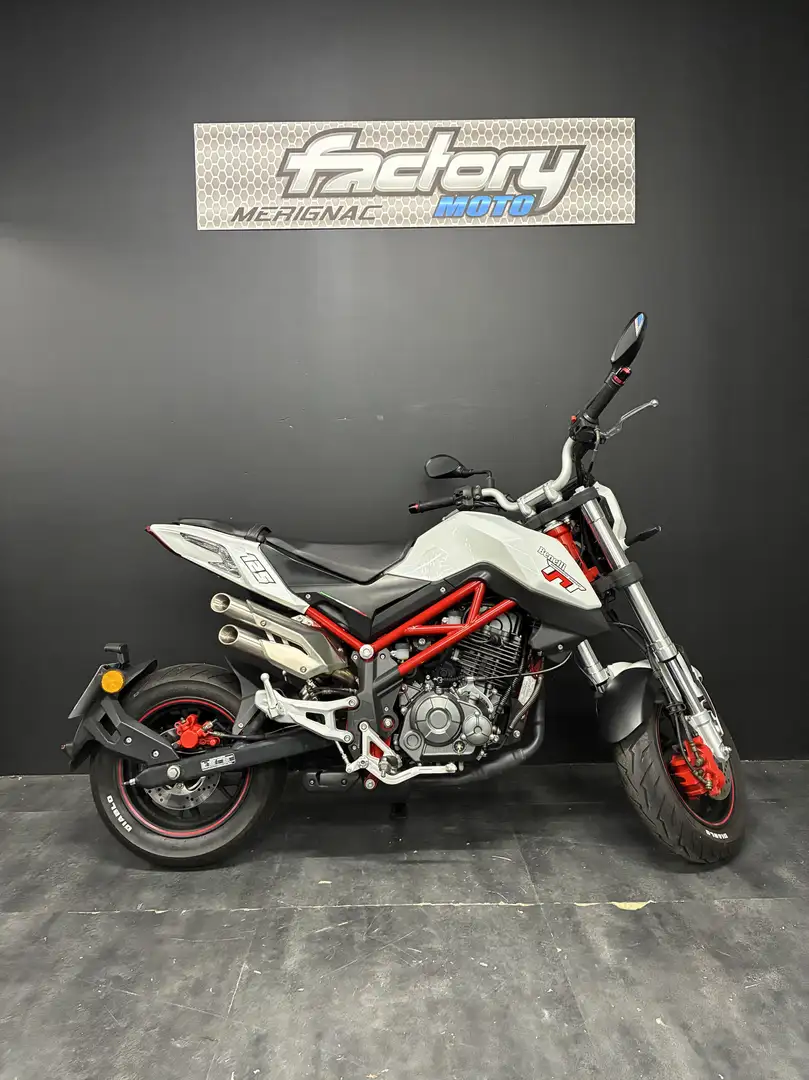 Benelli TNT 125 Blanc - 1