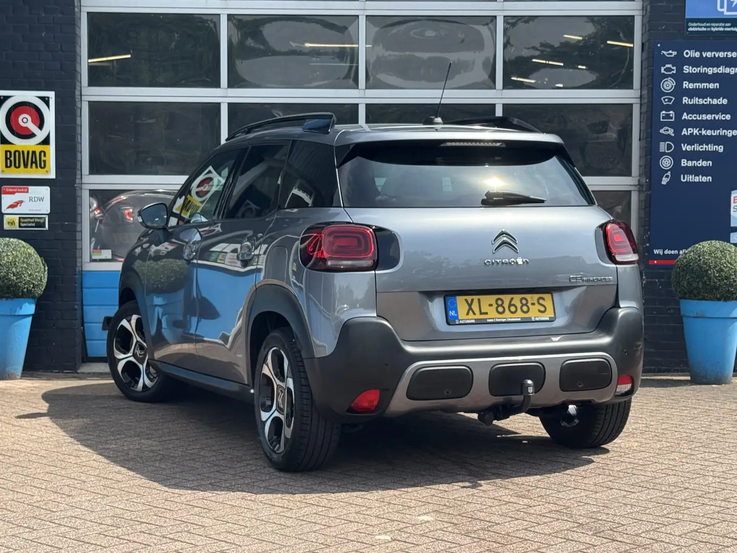 Citroen C3 Aircross 1.2 PureTech S&S Shine Prijs Inclusief Onderhoud & Grijs - 2