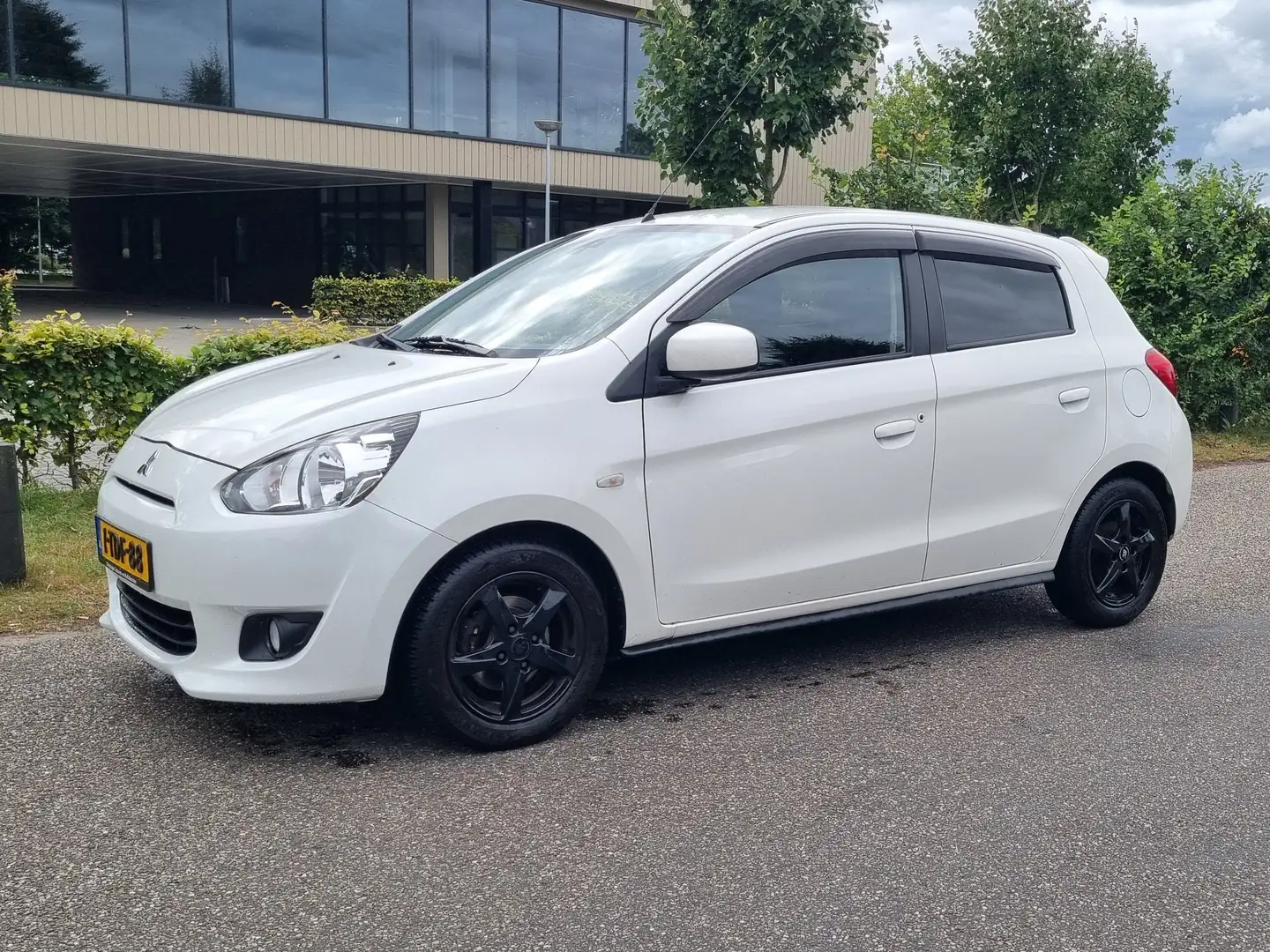 Mitsubishi Space Star Space Star 1.2 Instyle Wit - 1