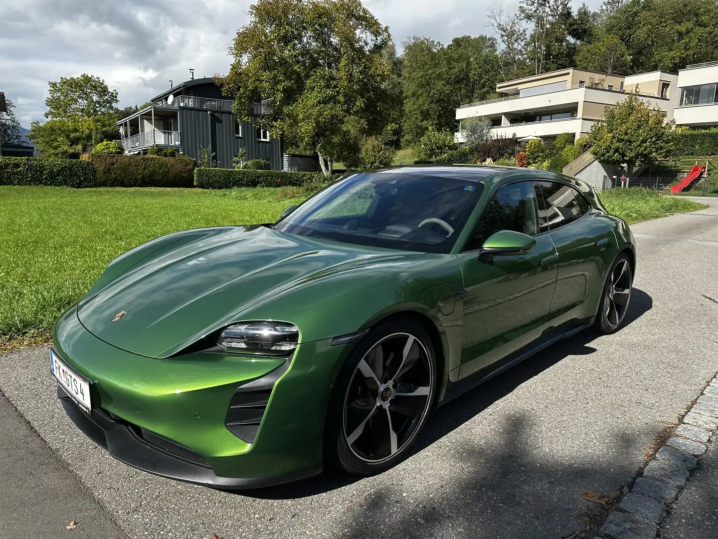 Porsche Taycan GTS Sport Turismo 83,7kWh Aut. - 1