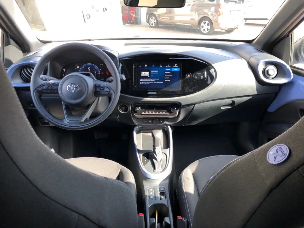 Toyota Aygo X 1,5l Hybrid Teamplayer + Sitzheizung 16
