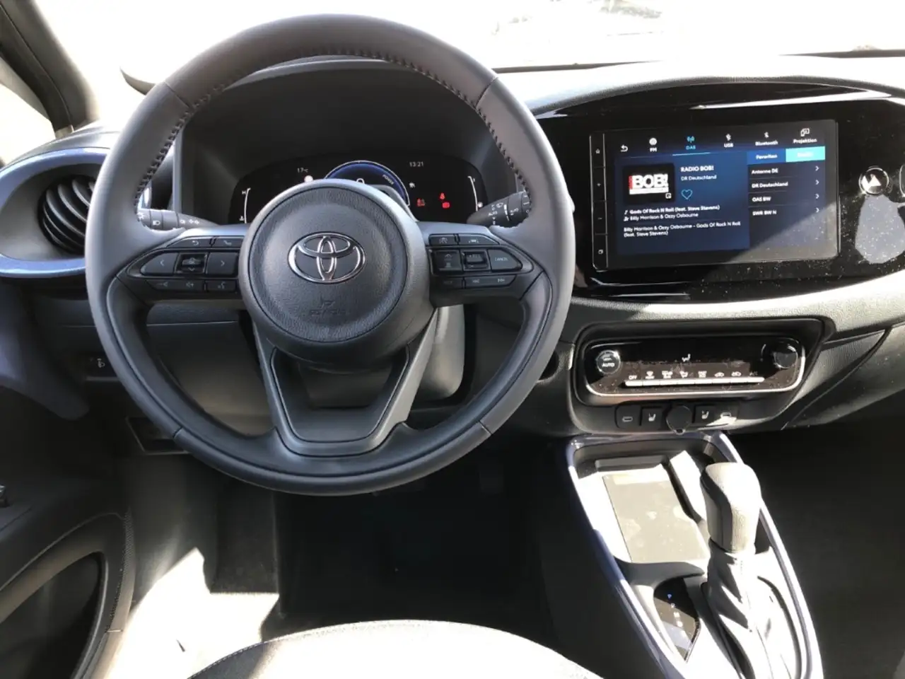 Toyota Aygo X 1,5l Hybrid Teamplayer + Sitzheizung 15