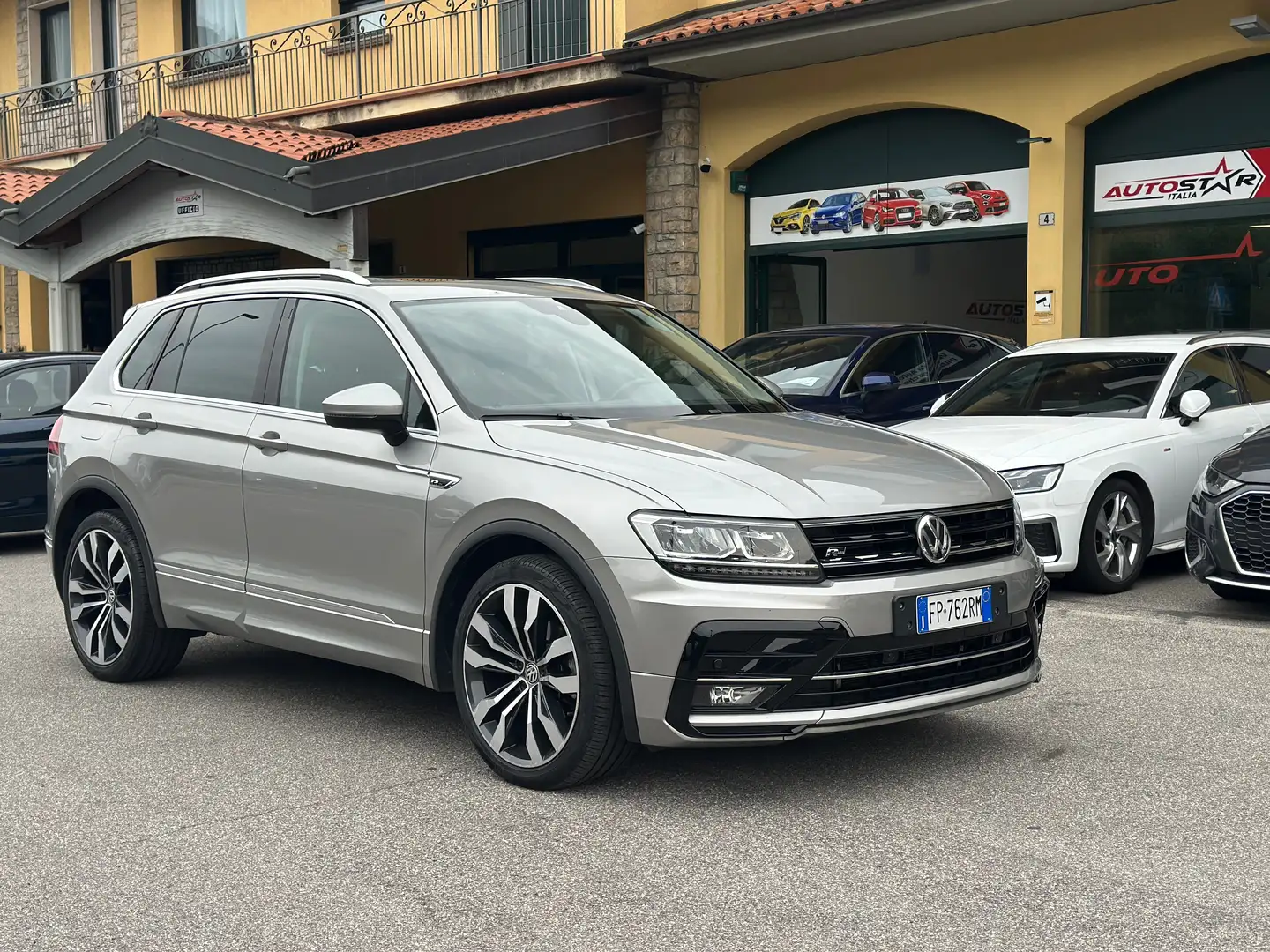 Volkswagen Tiguan 2.0 tdi Advanced R-Line Exterior Pack 150cv dsg Grijs - 1