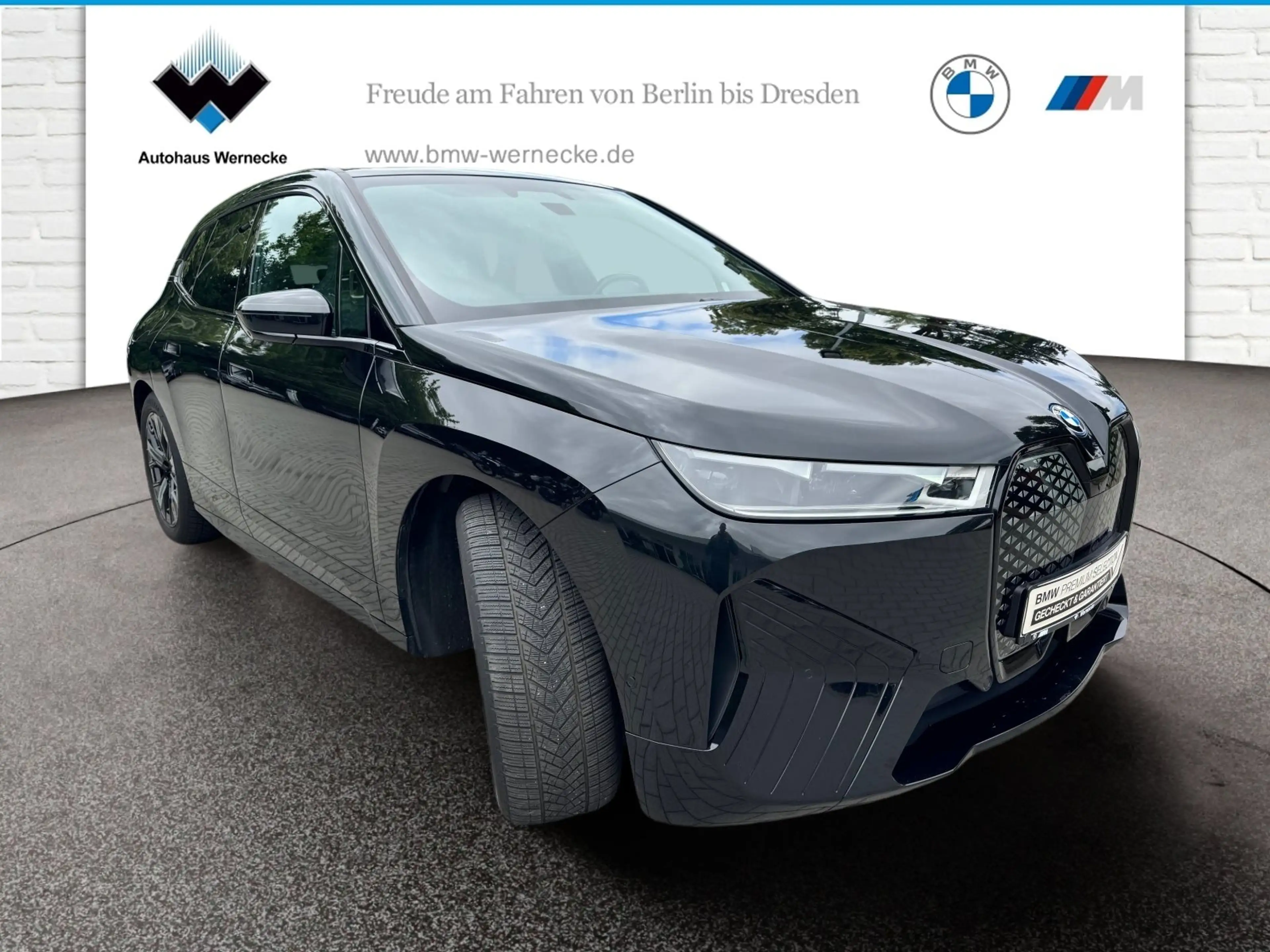 BMW iX xDrive40 — photo 7