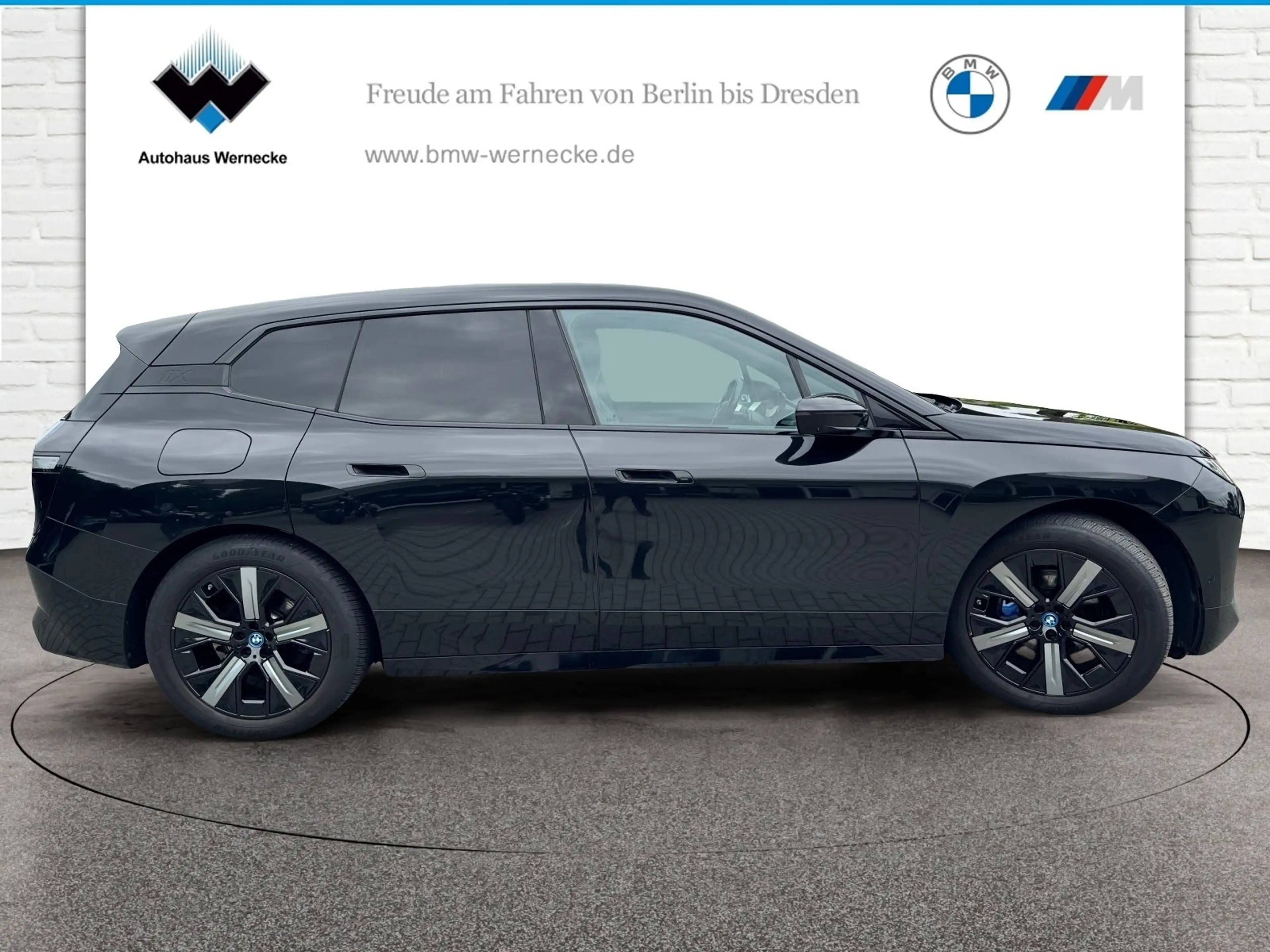 BMW iX xDrive40 — photo 6